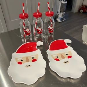 (2) Santa Plates and (3) Santa Tmblr with Lids & Straw Excellent Condition 🎅🏼